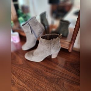 Old Navy Ankle Boots, Khaki Green, Size 9